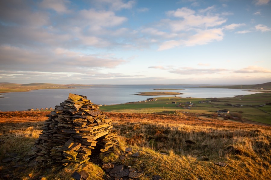 https://www.visitscotland.com/unesco-static/assets/general/Cuween-Hill-and-Cairn_Orkney-6.jpg
