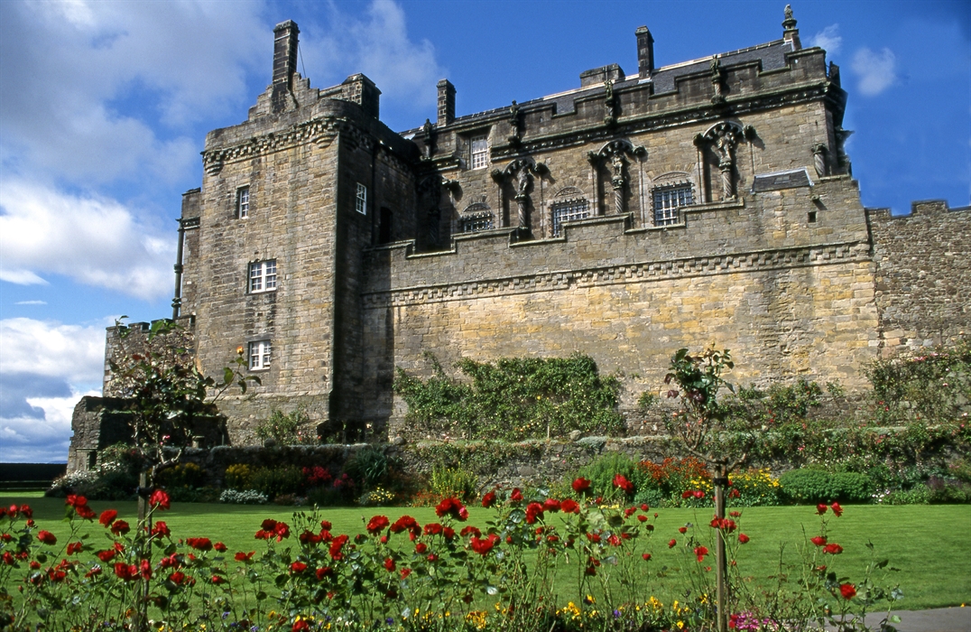 https://www.visitscotland.com/wsimgs/Stirling%20Castle%20cd.jpg